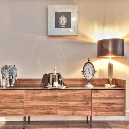 The Mews Boutique Deluxe Apartments, Sleep 2-6 People , Central Location, Free Parking Windermere Eksteriør billede
