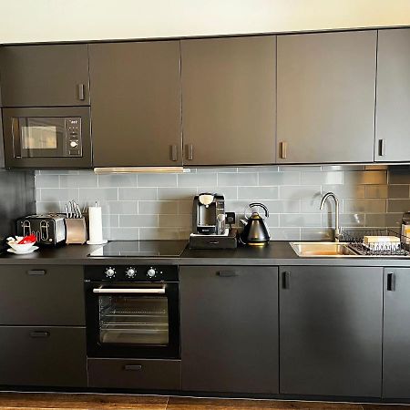 The Mews Boutique Deluxe Apartments, Sleep 2-6 People , Central Location, Free Parking Windermere Eksteriør billede