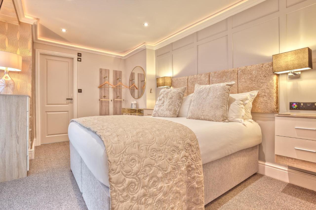 The Mews Boutique Deluxe Apartments, Sleep 2-6 People , Central Location, Free Parking Windermere Eksteriør billede