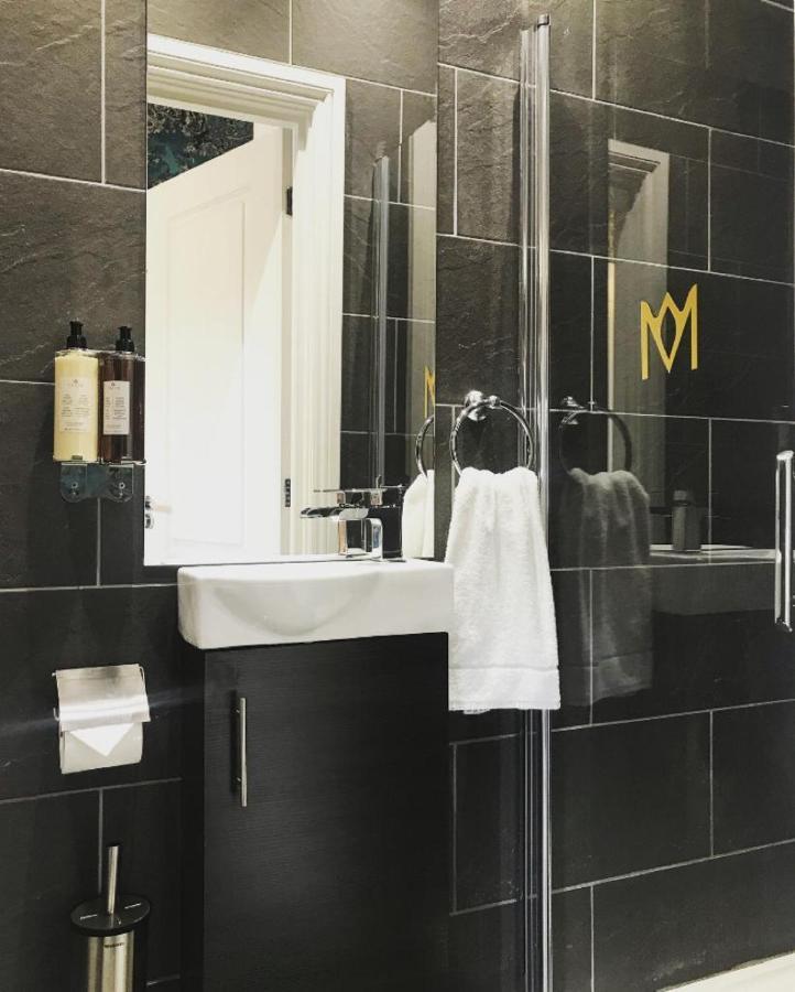 The Mews Boutique Deluxe Apartments, Sleep 2-6 People , Central Location, Free Parking Windermere Eksteriør billede
