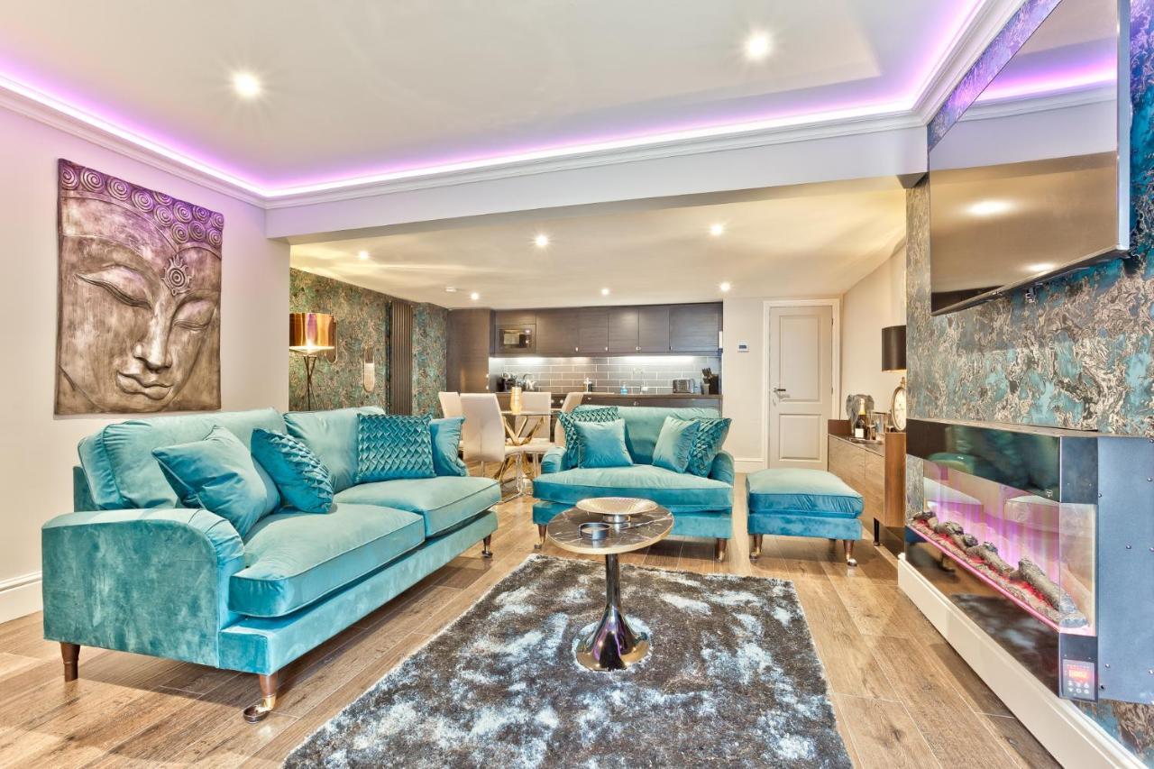 The Mews Boutique Deluxe Apartments, Sleep 2-6 People , Central Location, Free Parking Windermere Eksteriør billede