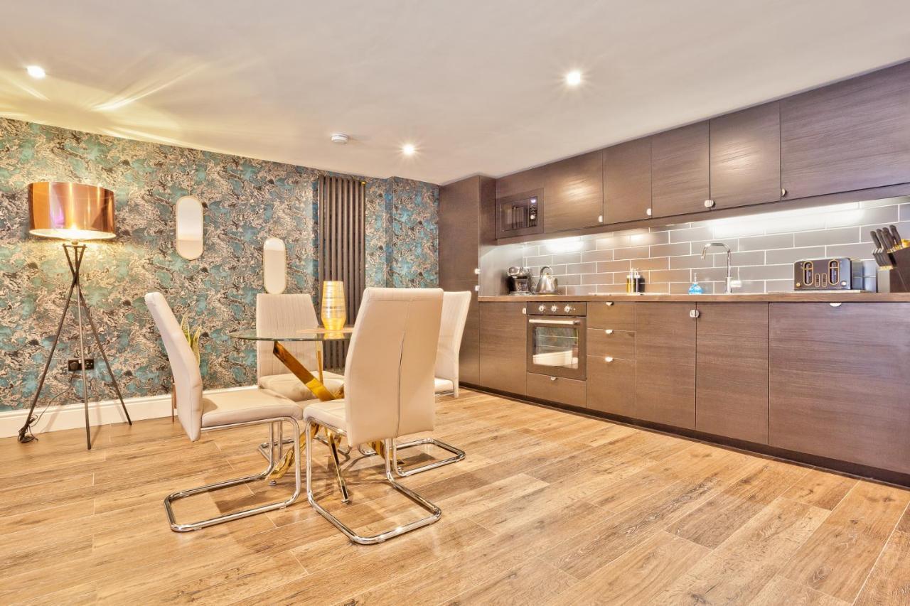 The Mews Boutique Deluxe Apartments, Sleep 2-6 People , Central Location, Free Parking Windermere Eksteriør billede