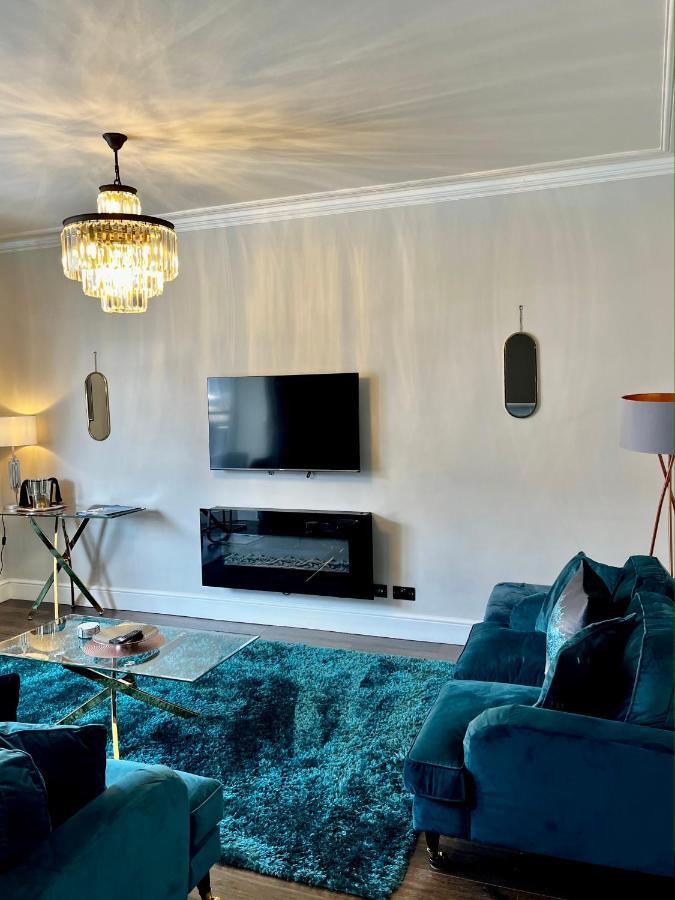The Mews Boutique Deluxe Apartments, Sleep 2-6 People , Central Location, Free Parking Windermere Eksteriør billede