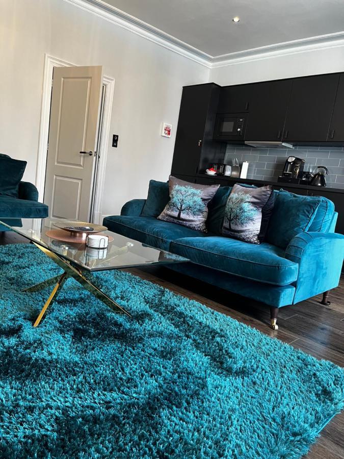 The Mews Boutique Deluxe Apartments, Sleep 2-6 People , Central Location, Free Parking Windermere Eksteriør billede